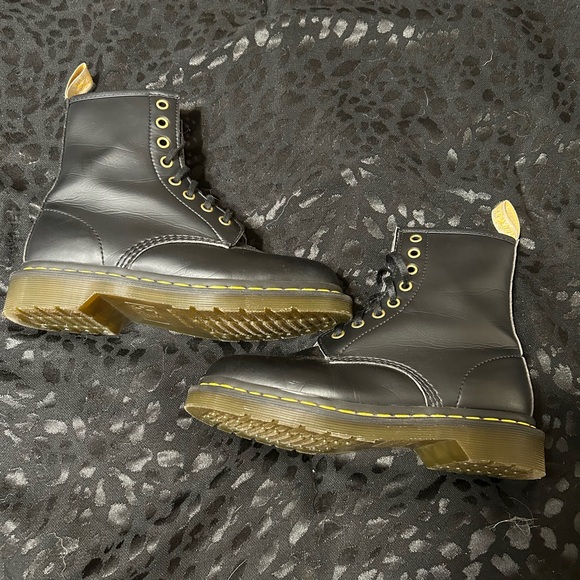 vegan leather dr martens - Picture 5 of 5